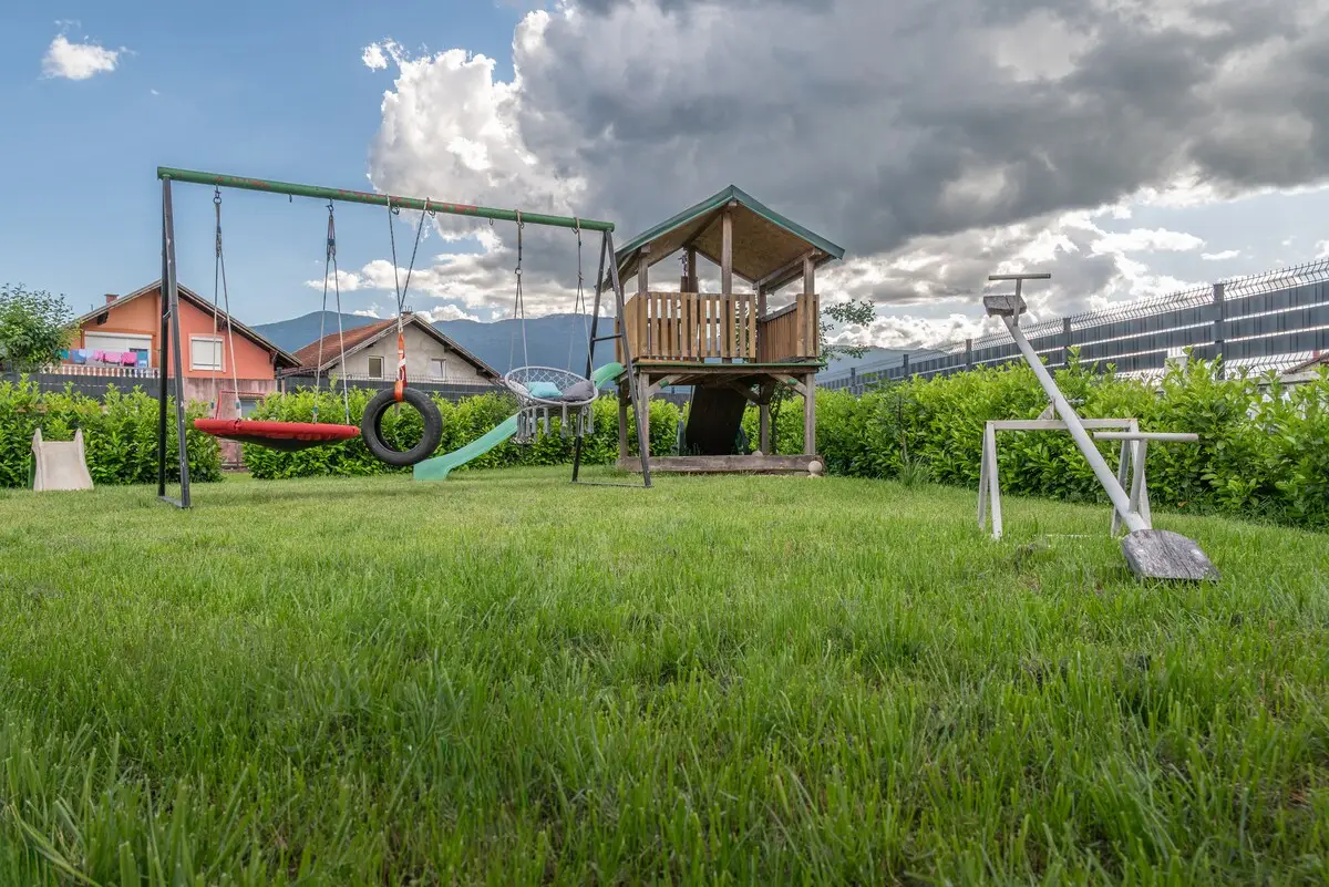 Beautiful 2BDR Nest near Una