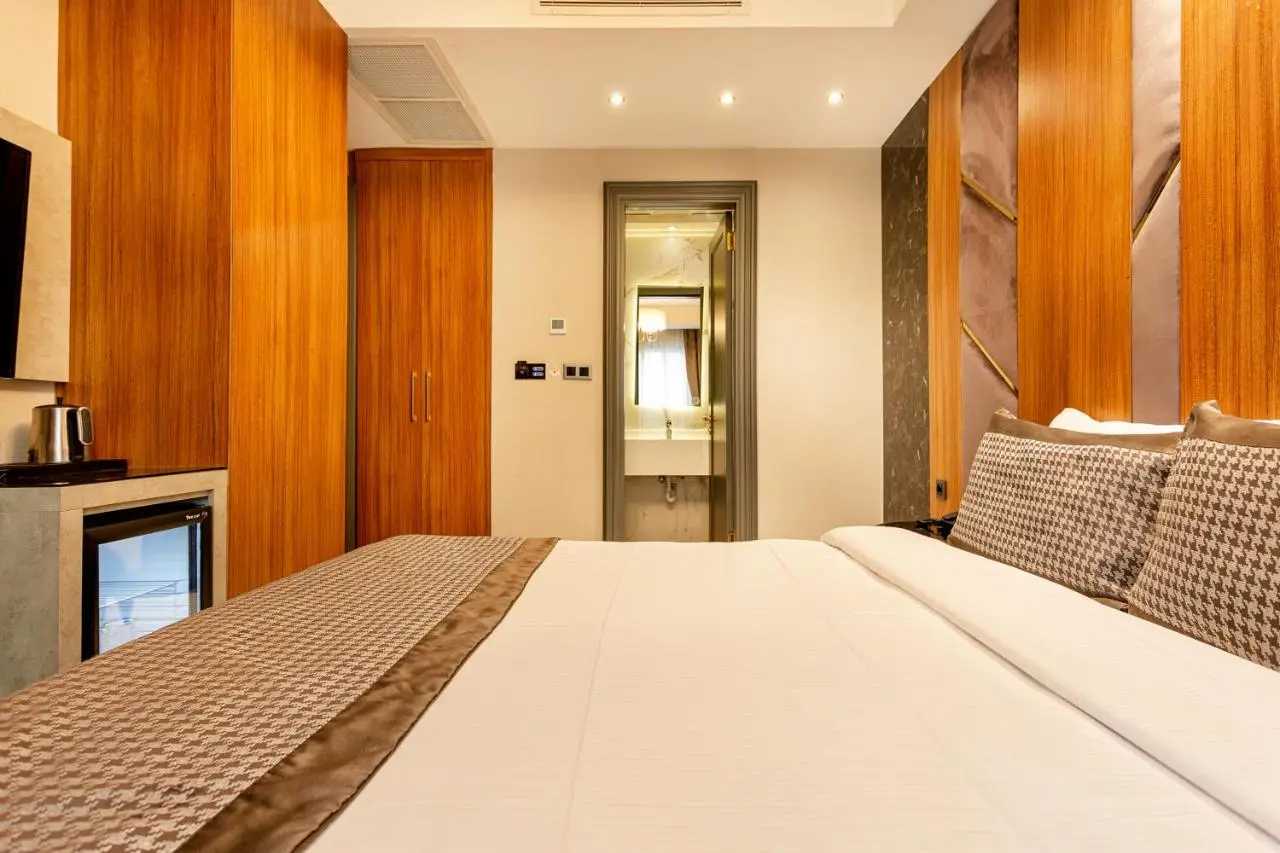 Santra Hotel