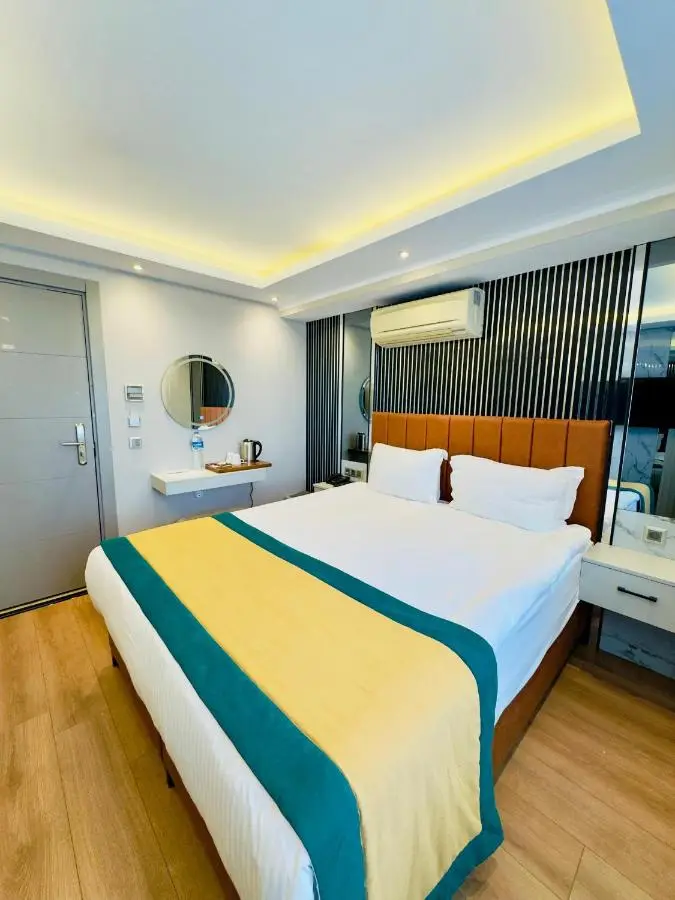 Regency World Hotel