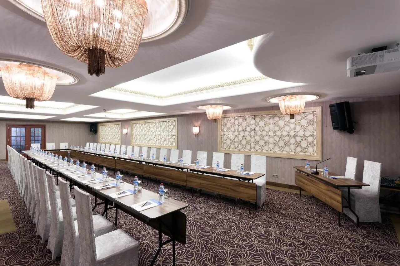 Grand Anka Hotel