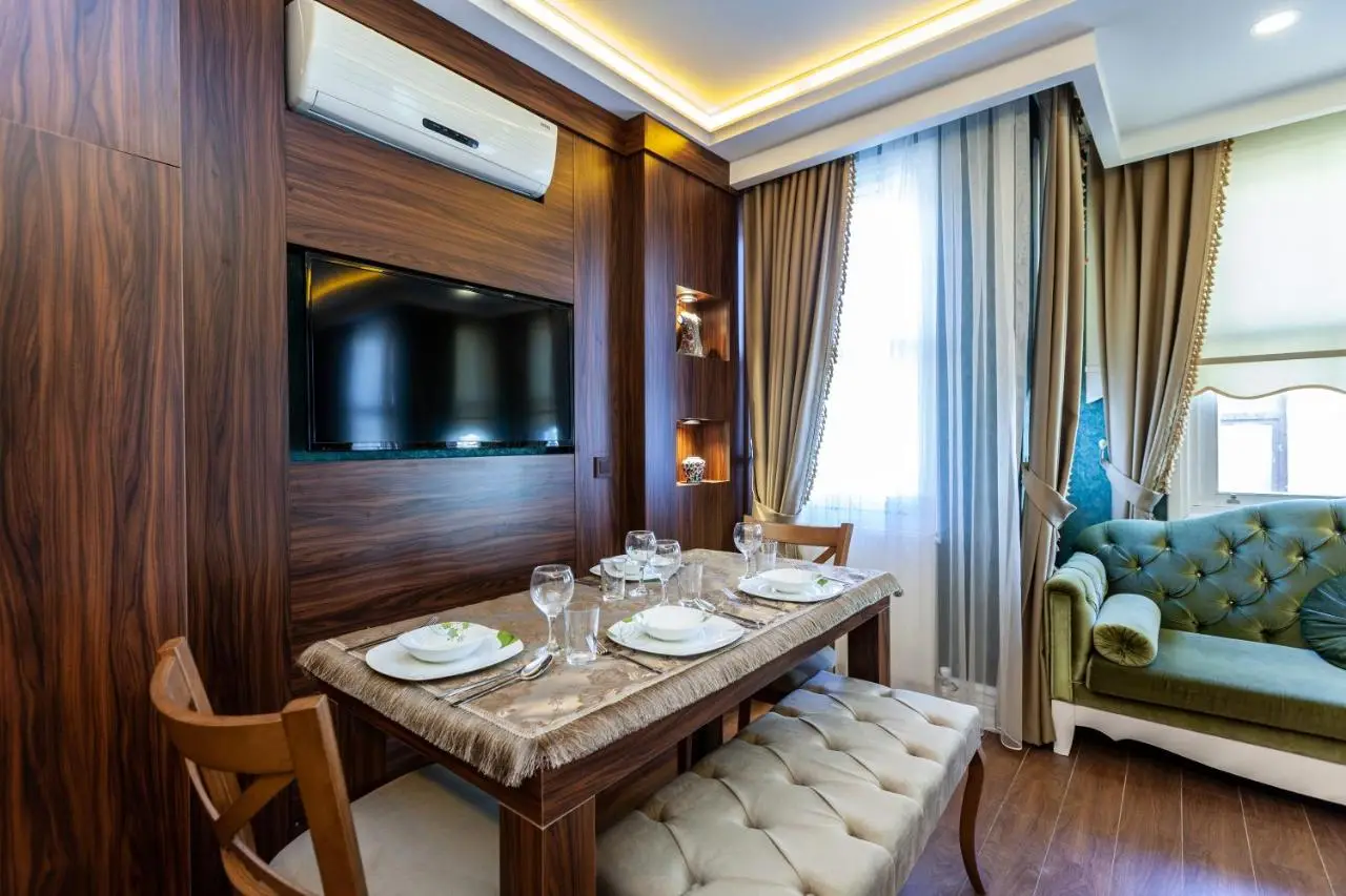 Rose Mansion by Otantik Suites