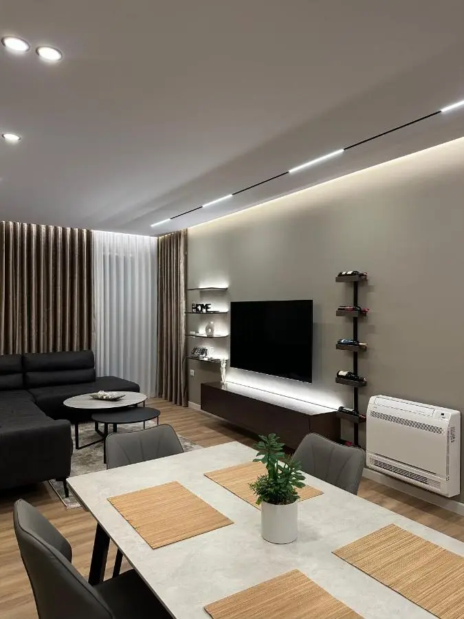Bright & Modern Family Flat