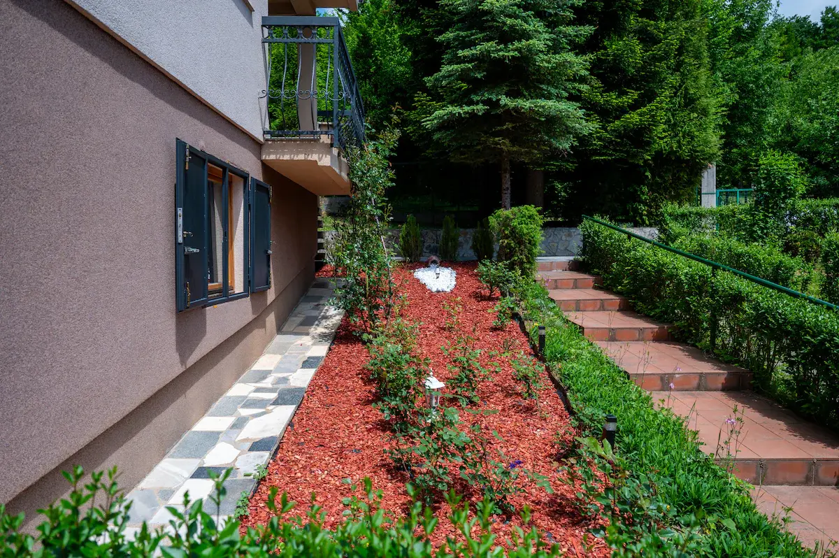 6BDR Holiday Nest - Green Aris