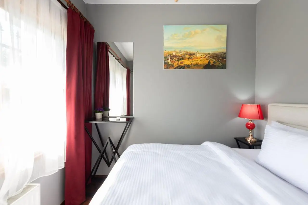 Bright Apart Hotel