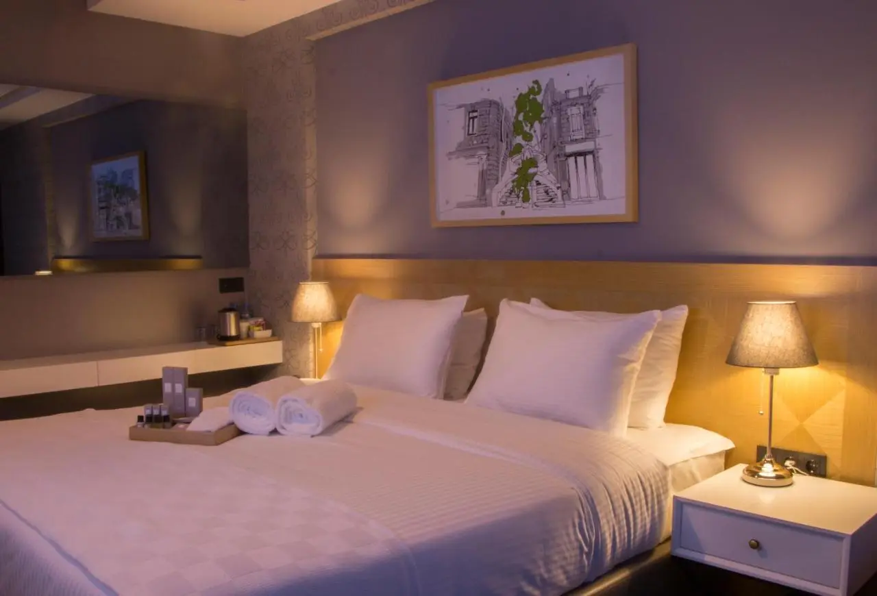 Four-G Hotel