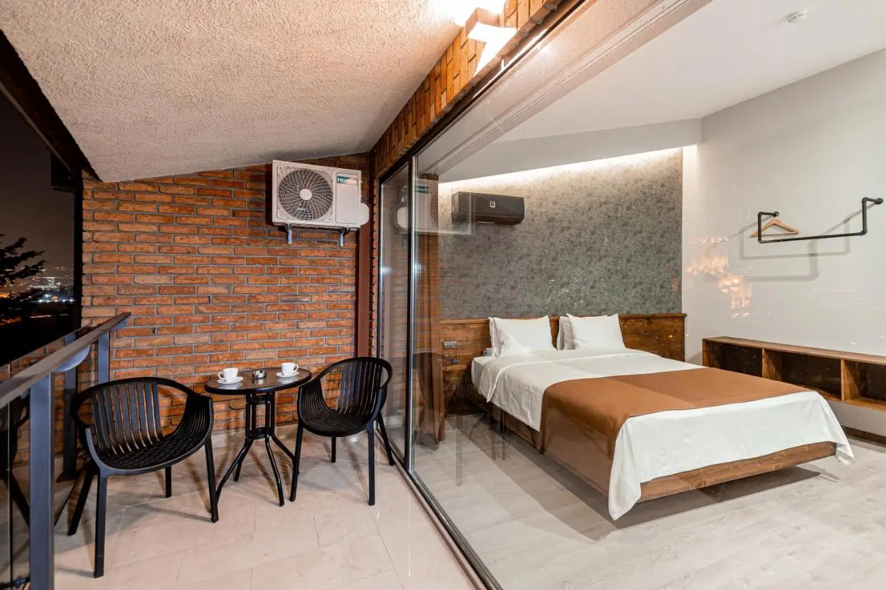 Ivy Hotel