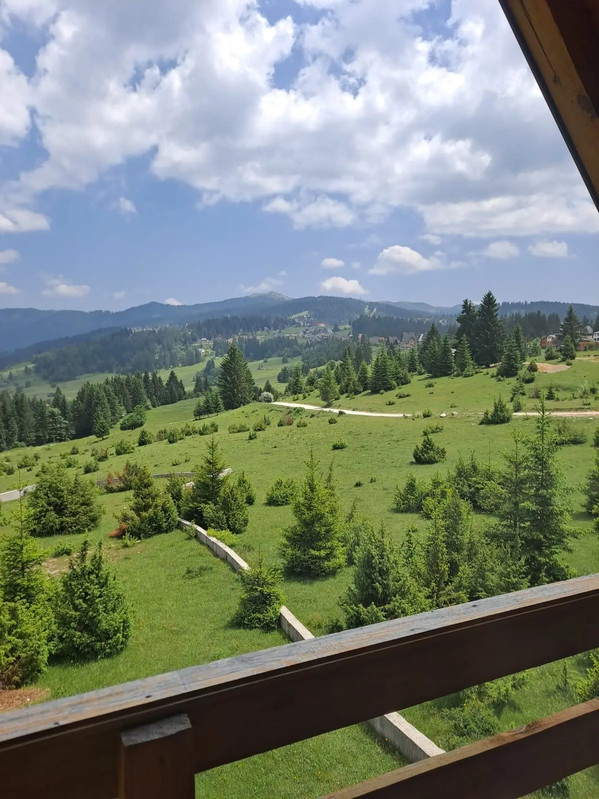 House Tikica Vlasic / Mountain view