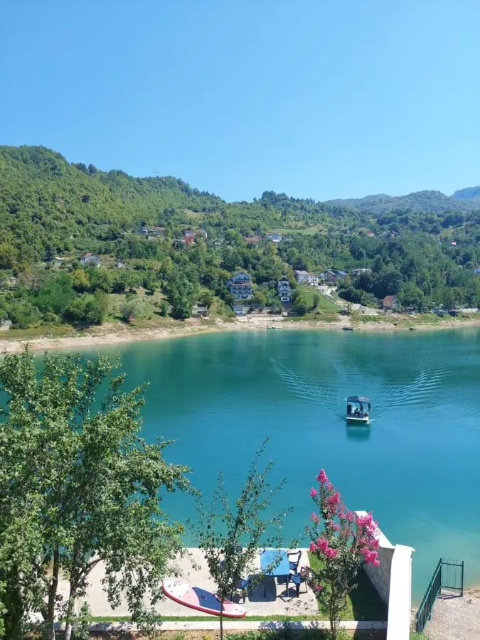 Villa AS na Jablaničkom jezeru