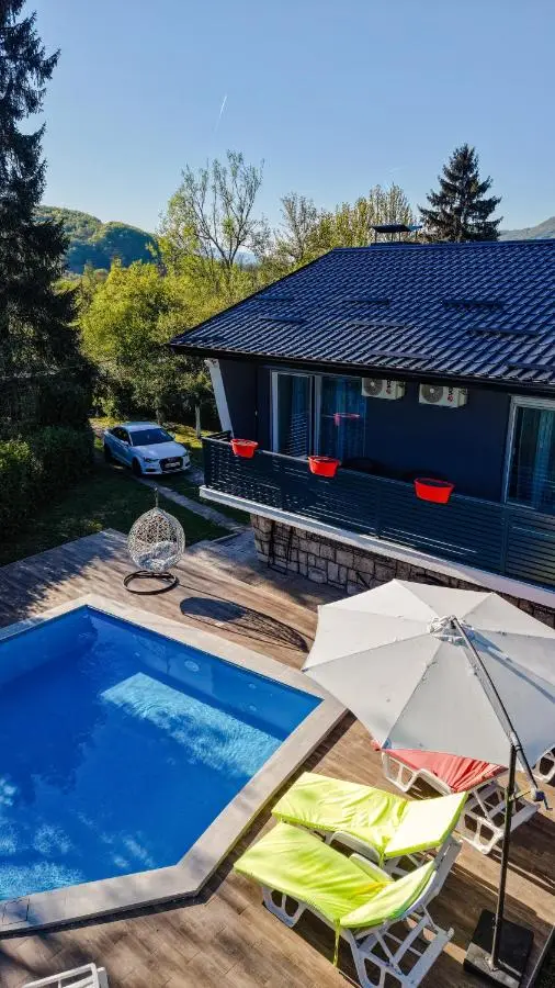 Villa Hipnotic