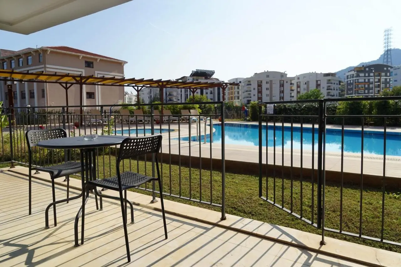 MENE SUITES