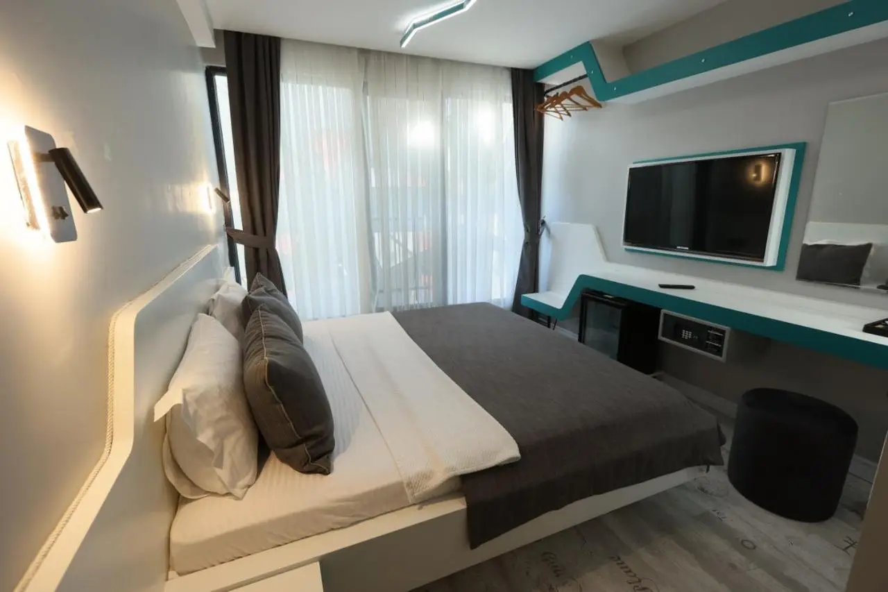 Midis Otel