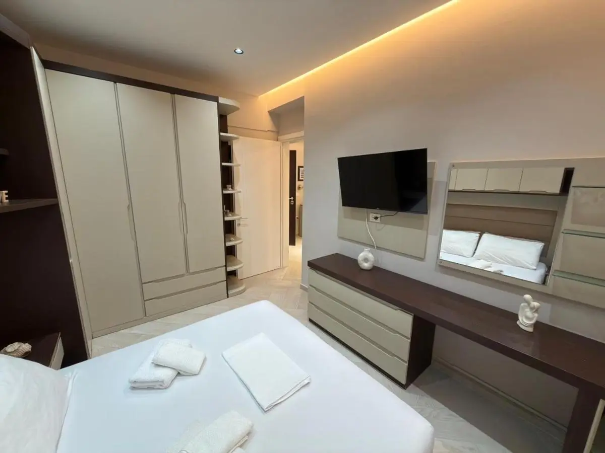 Onis Apartment