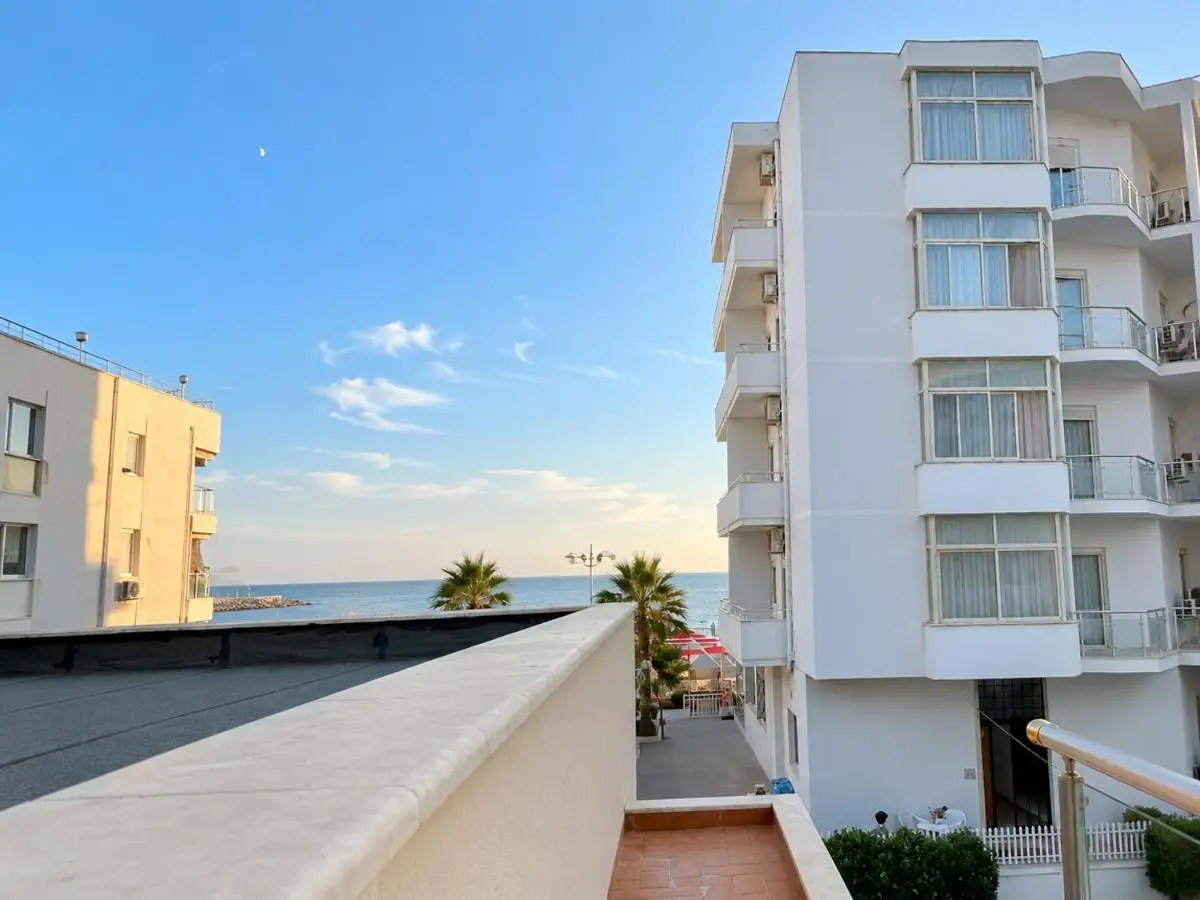 Flors Apartments