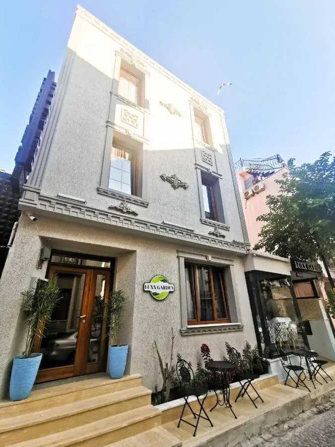 Luxx Garden Hotel
