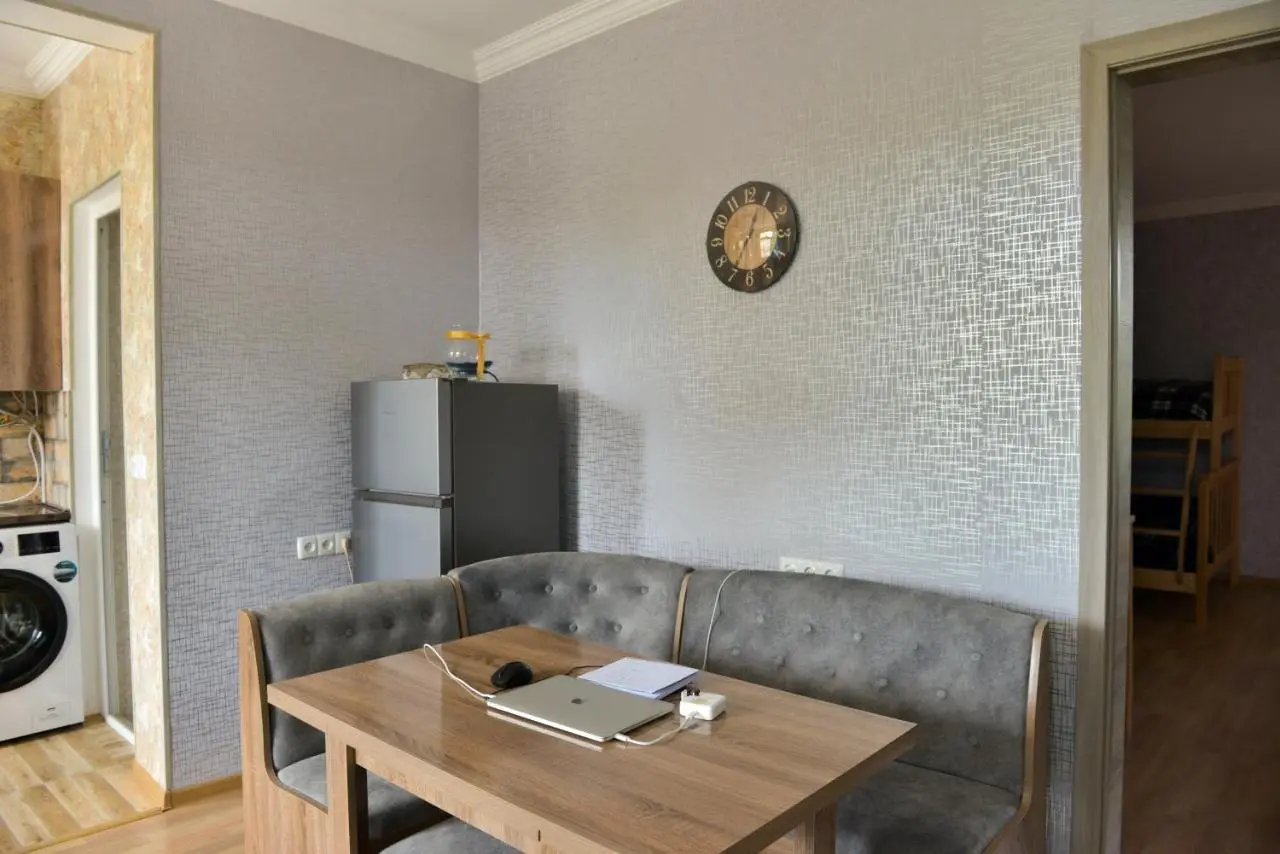 Surami Guest House - სახლი სურამში