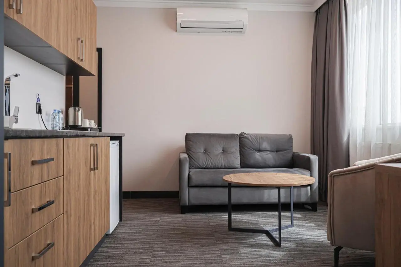 Home Plus Hotel