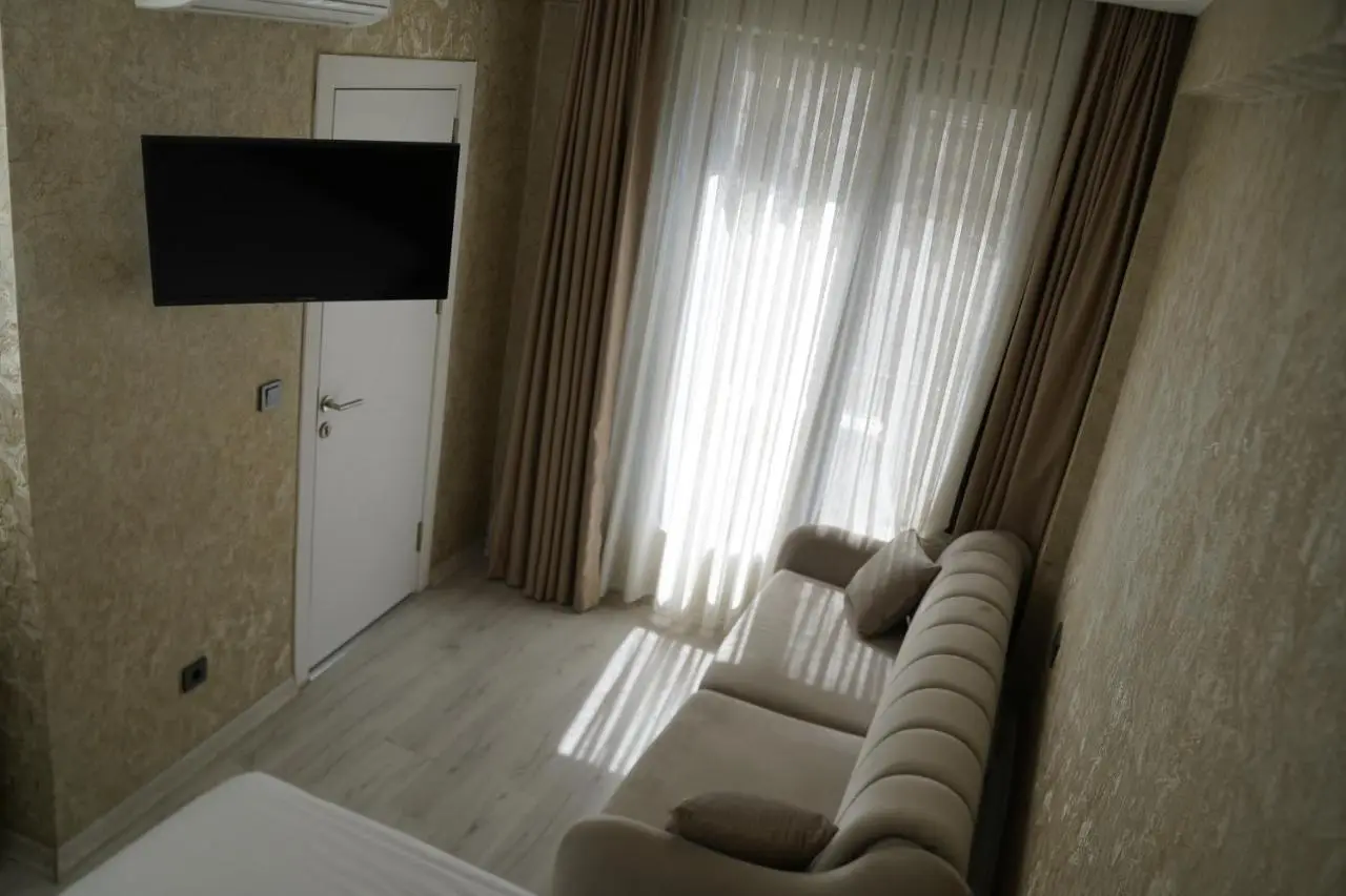 Sword Suit Hotel