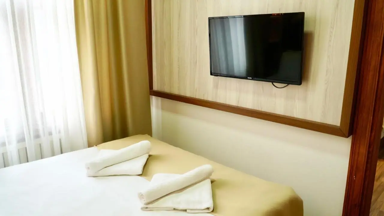 QONAQ HOTEL & SUITES