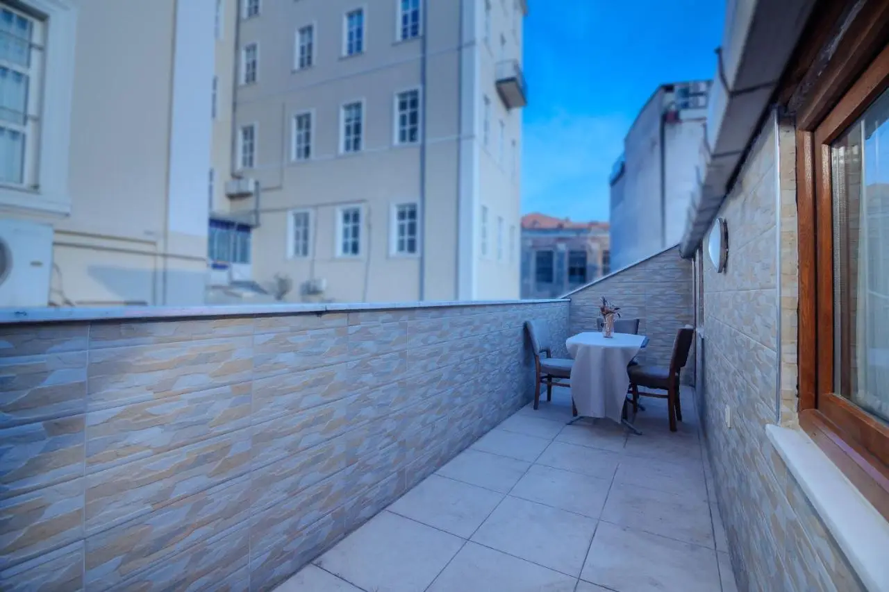 White Moon Suites
