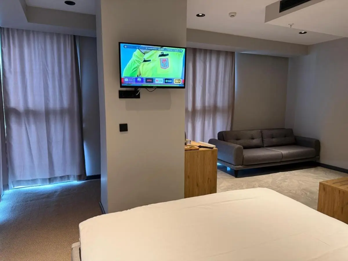 SHERLOCK HOMES HOTELS