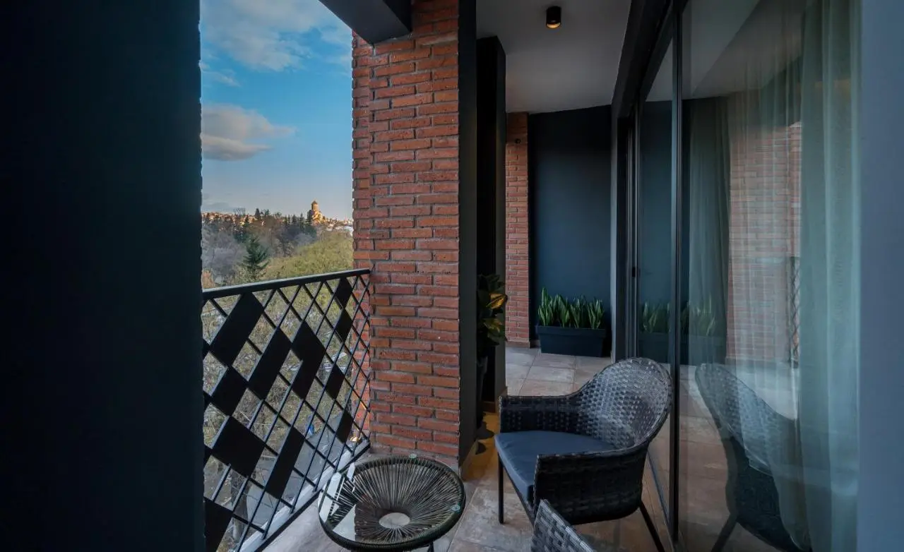 Bridge Hotel