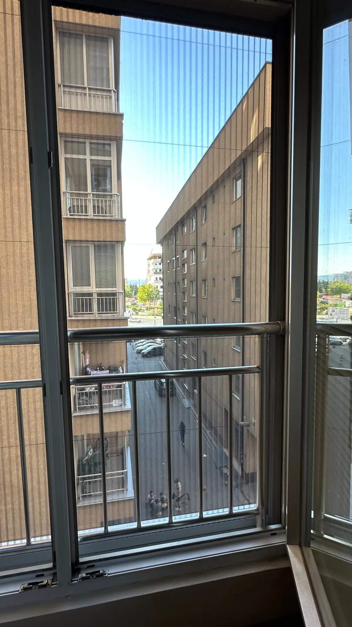 Studio near the airport, tram and bus