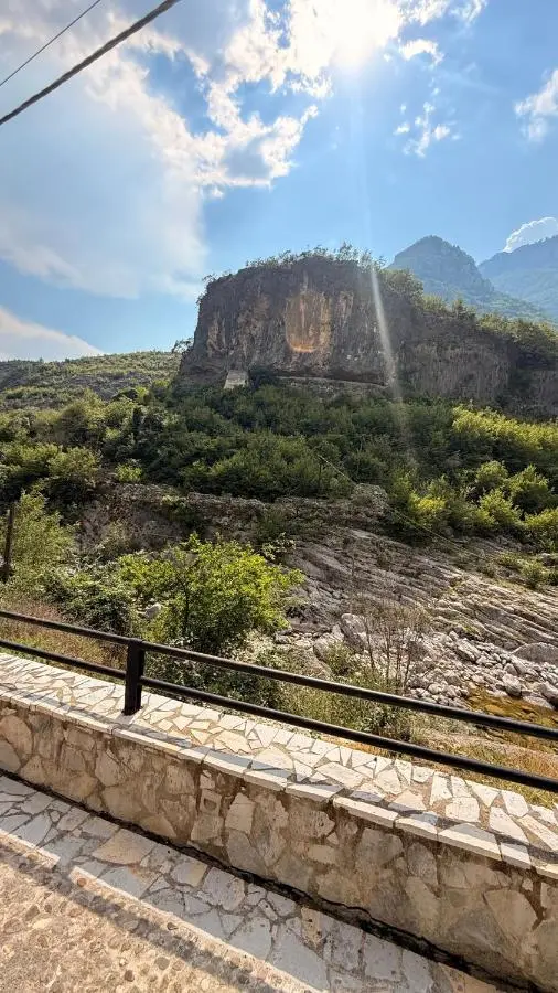 - Cemi River Rooms -