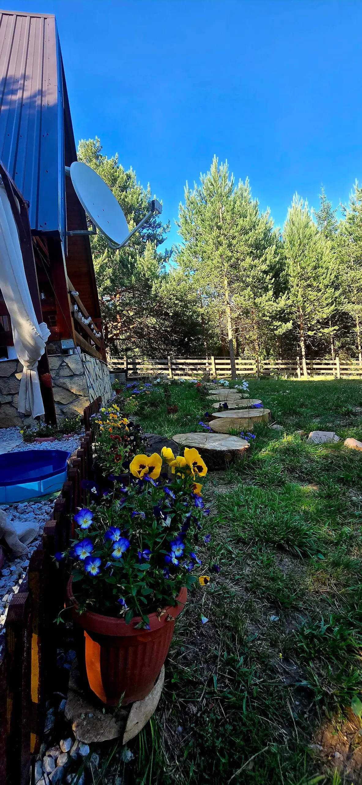 Cozy Forest Hut near Sarajevo with outdoor hot tub