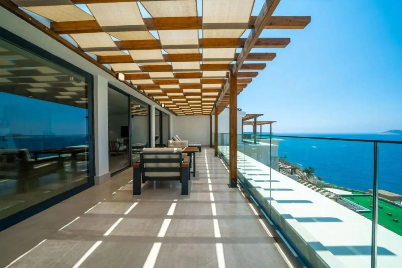 Lures Hotel
