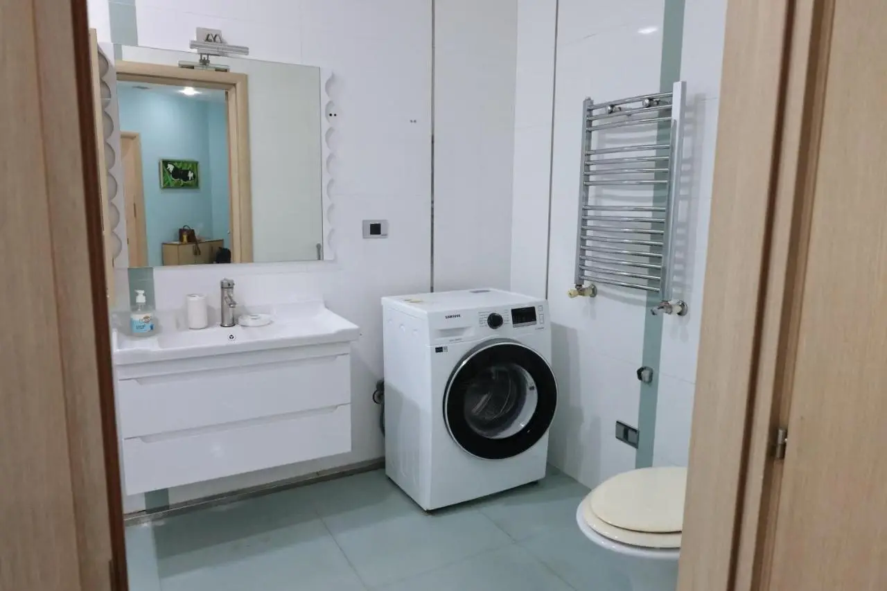 2 bathrooms apartment
