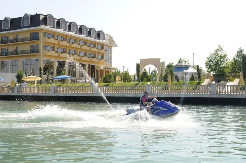 River Side Hotel