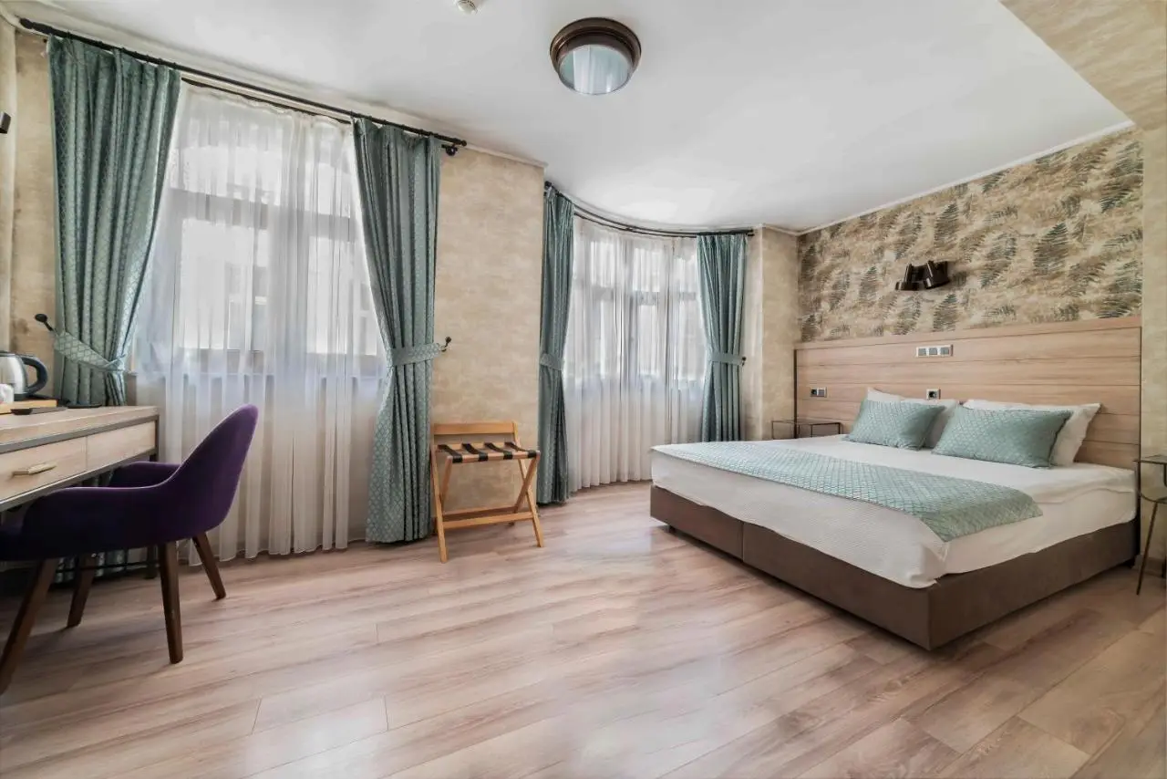 Castle Franco Suites