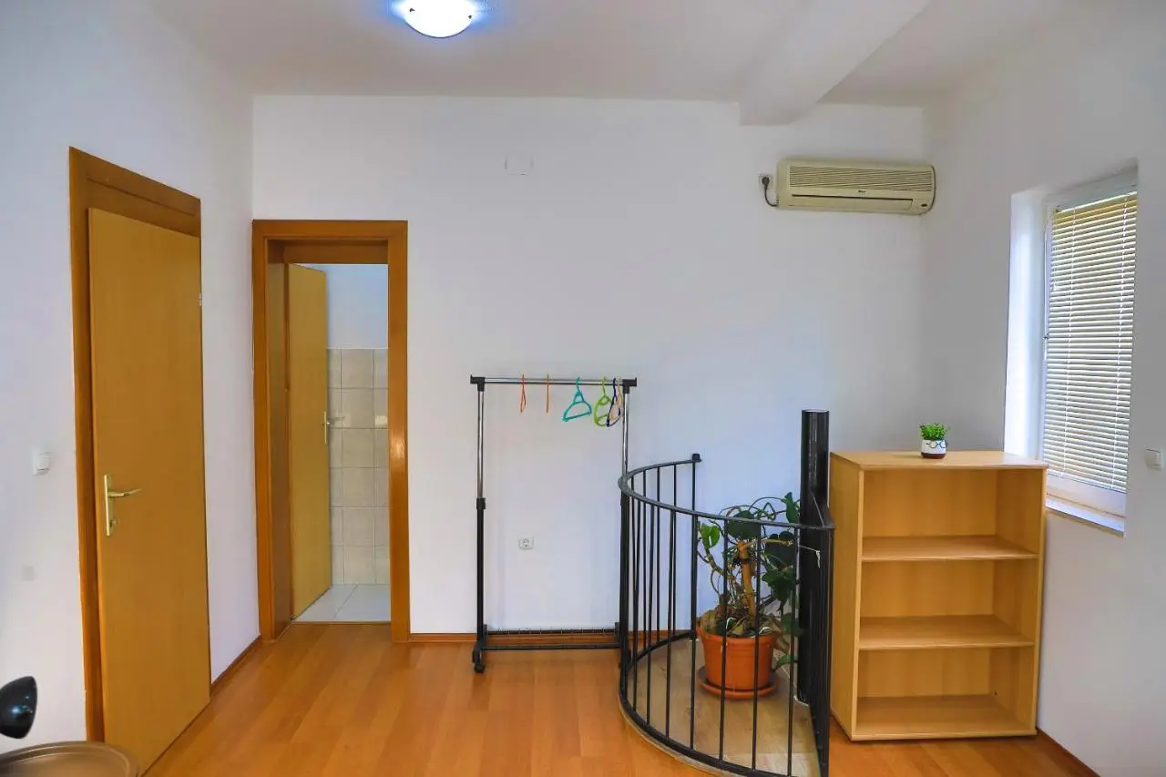 APARTMAN NAAJ