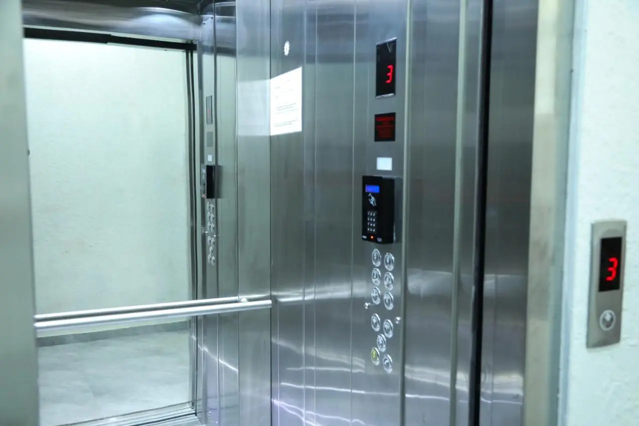 2-bedroom the entire apartment Very central Location 3 minutes walk to central square, Kolkha Fountain