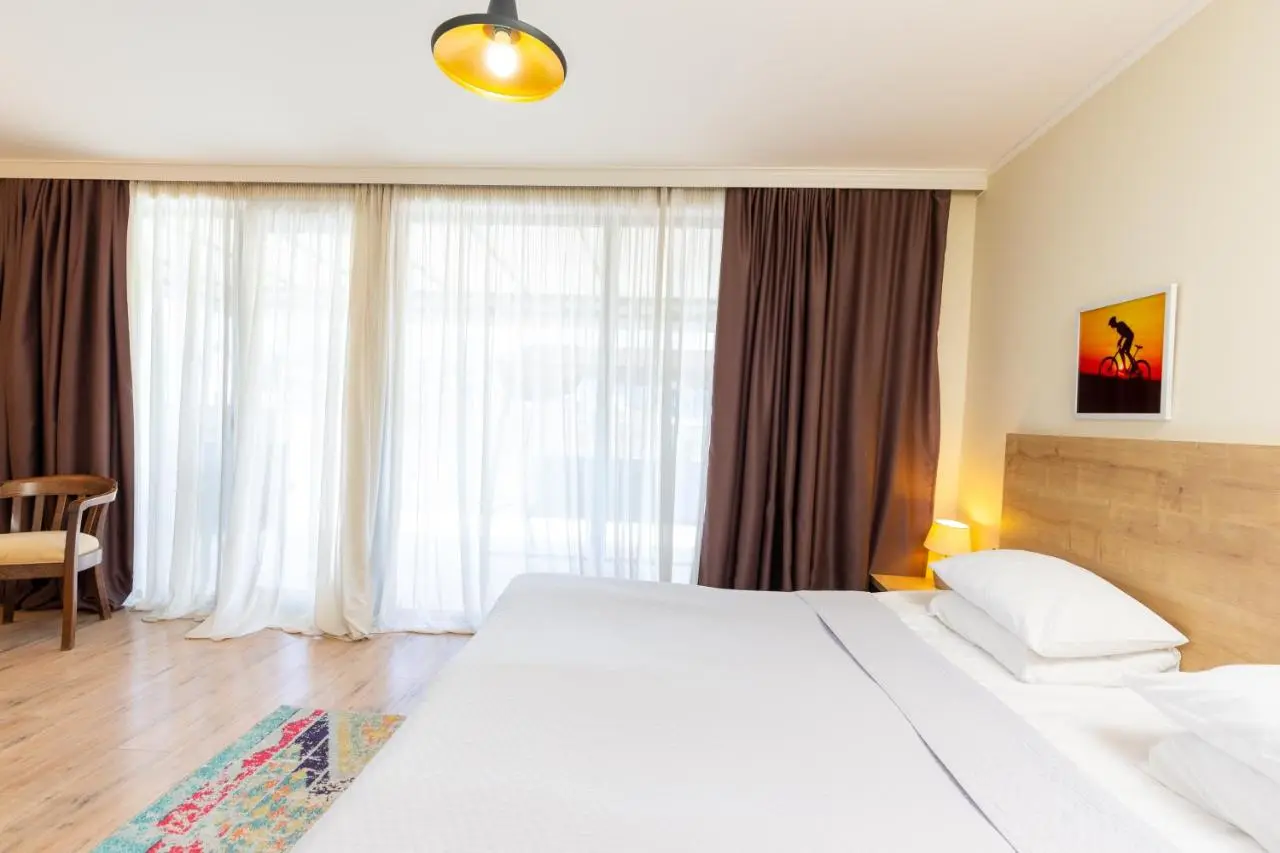 Hotel N16
