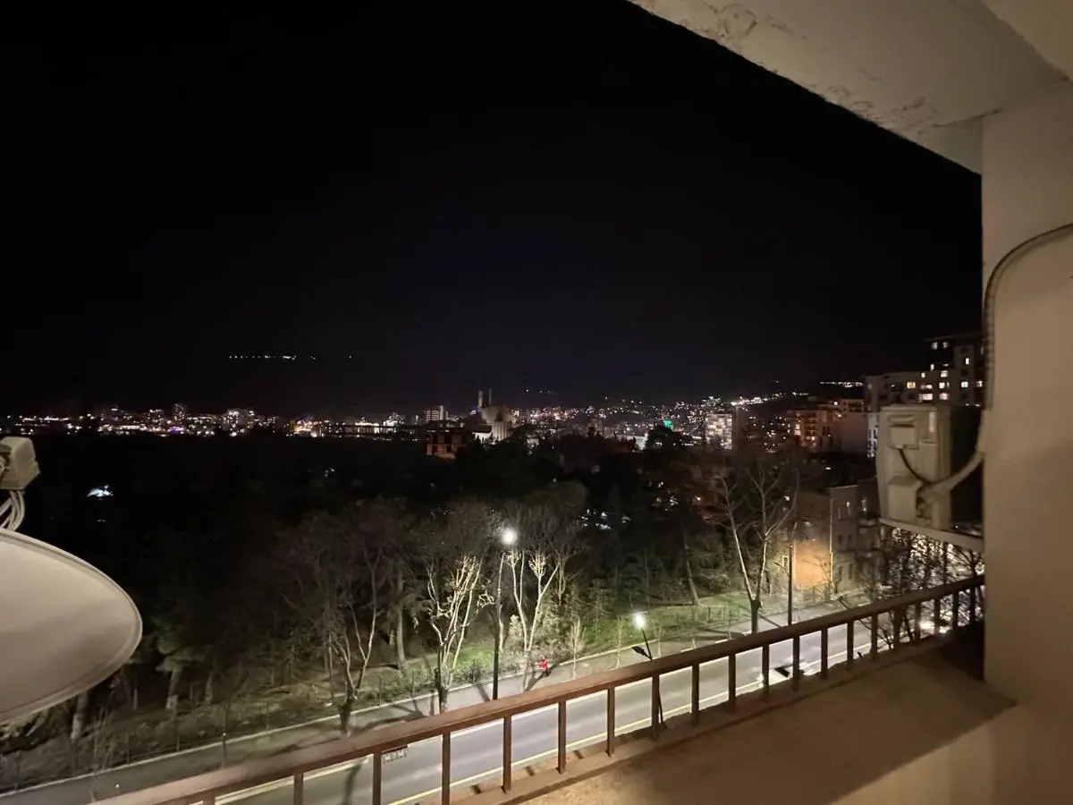 5 Rooms near 300 Aragveli metro station