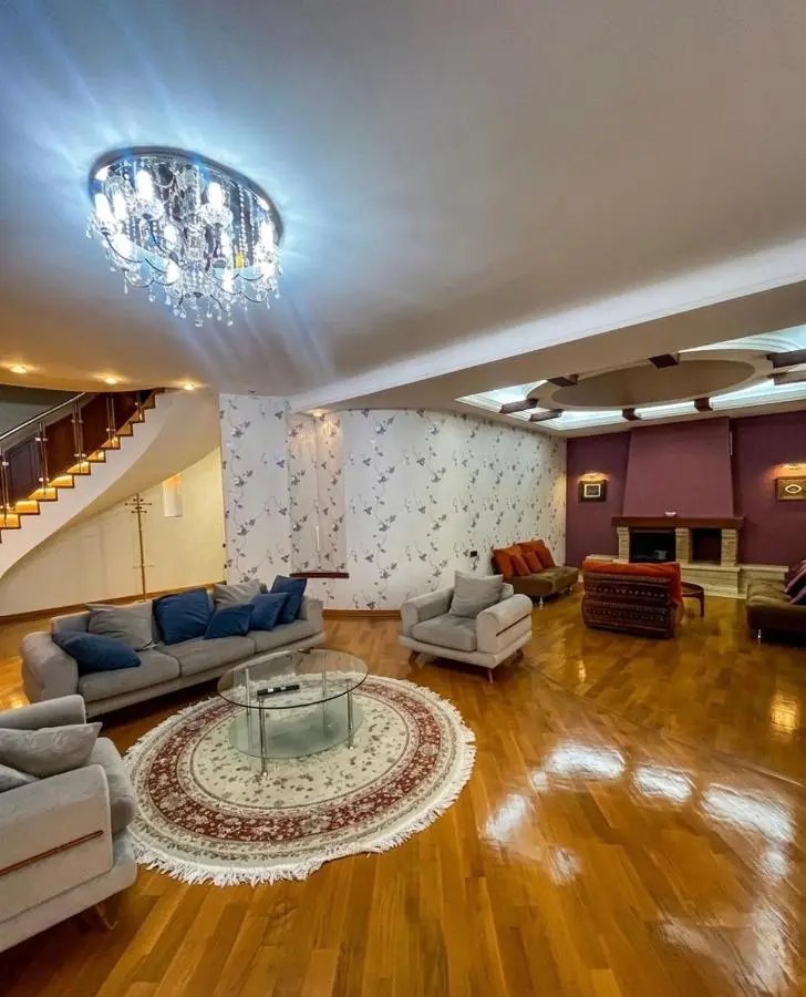Four seasons apartment