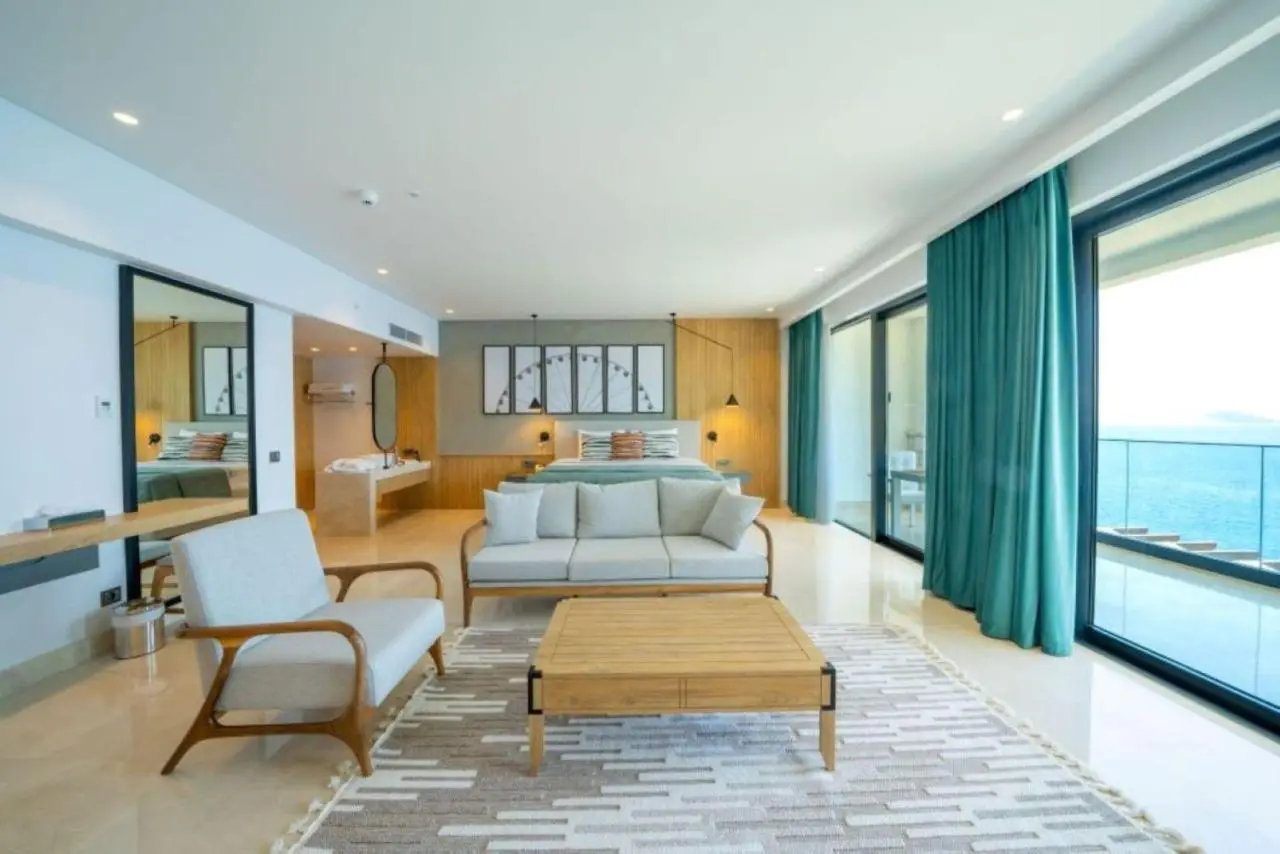 Lures Hotel