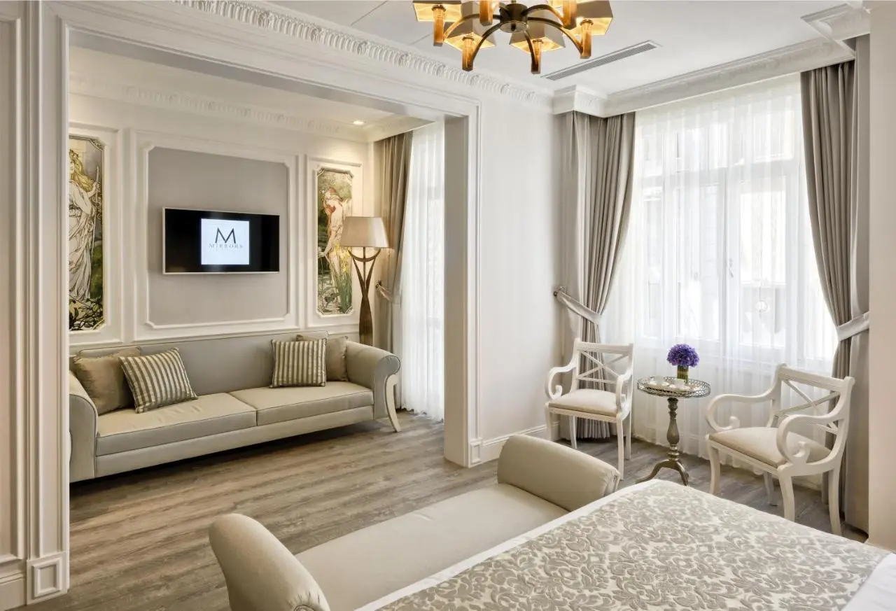 Mirrors Hotel İstanbul Taksim City Center