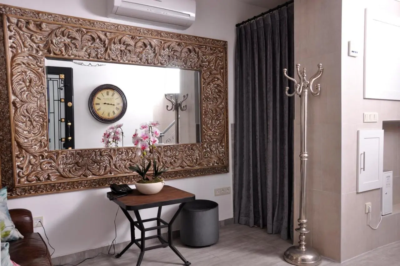 BGuest Hotel & Residence