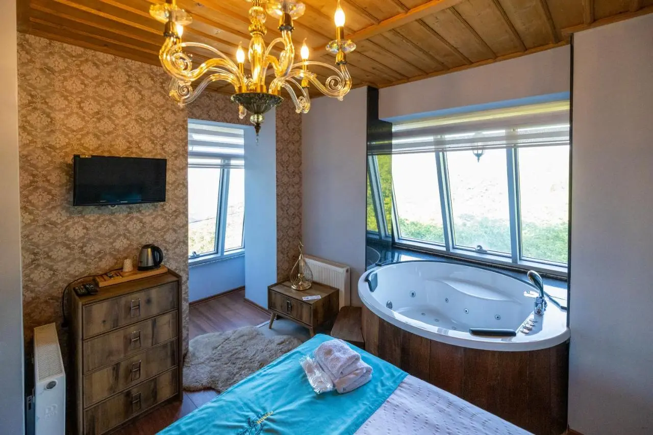 Poison Garden Suite & SPA