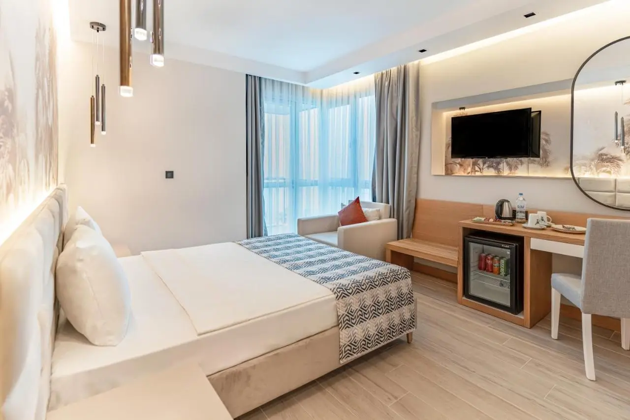 PEARLY HOTEL