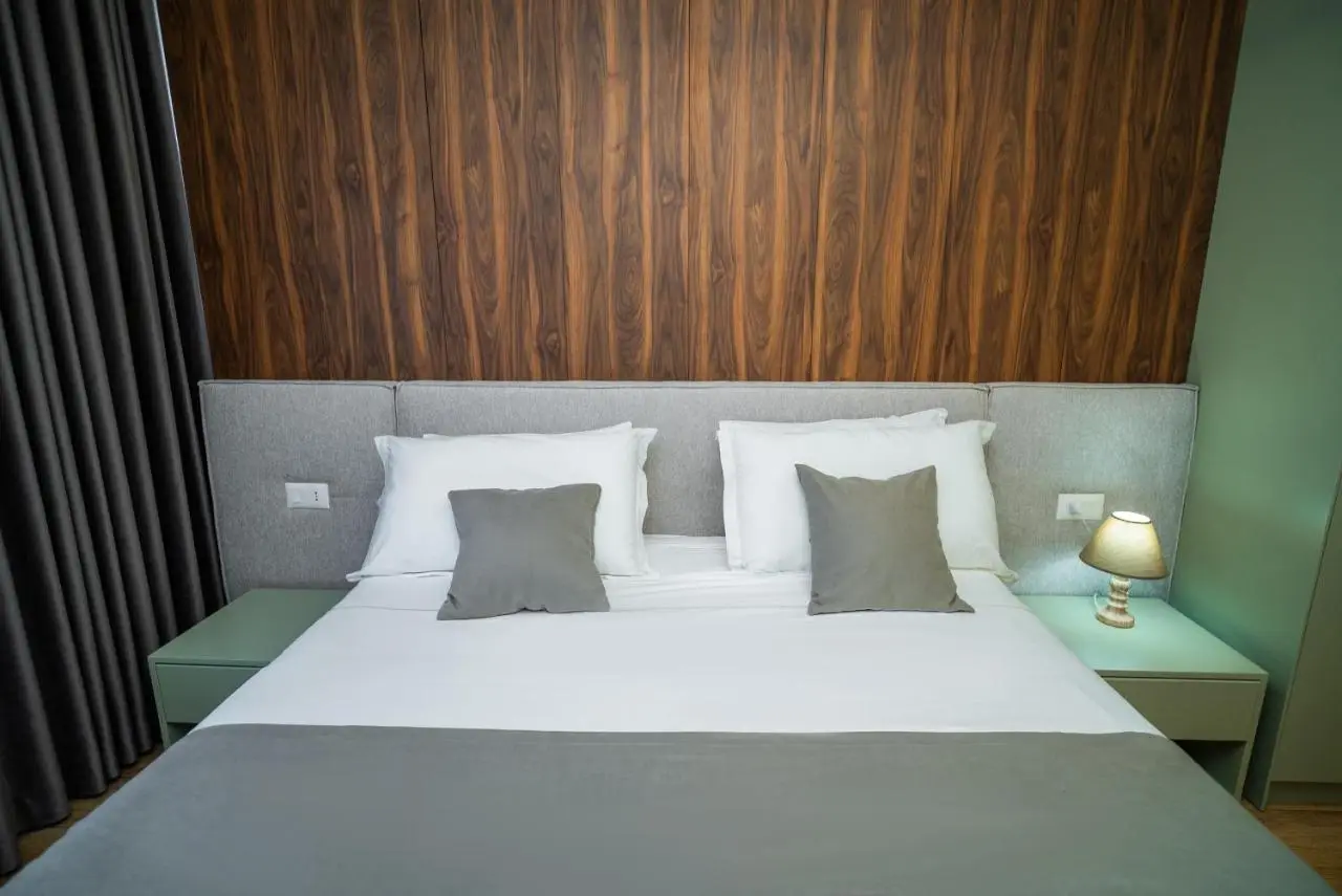 Home Select Tirana 6