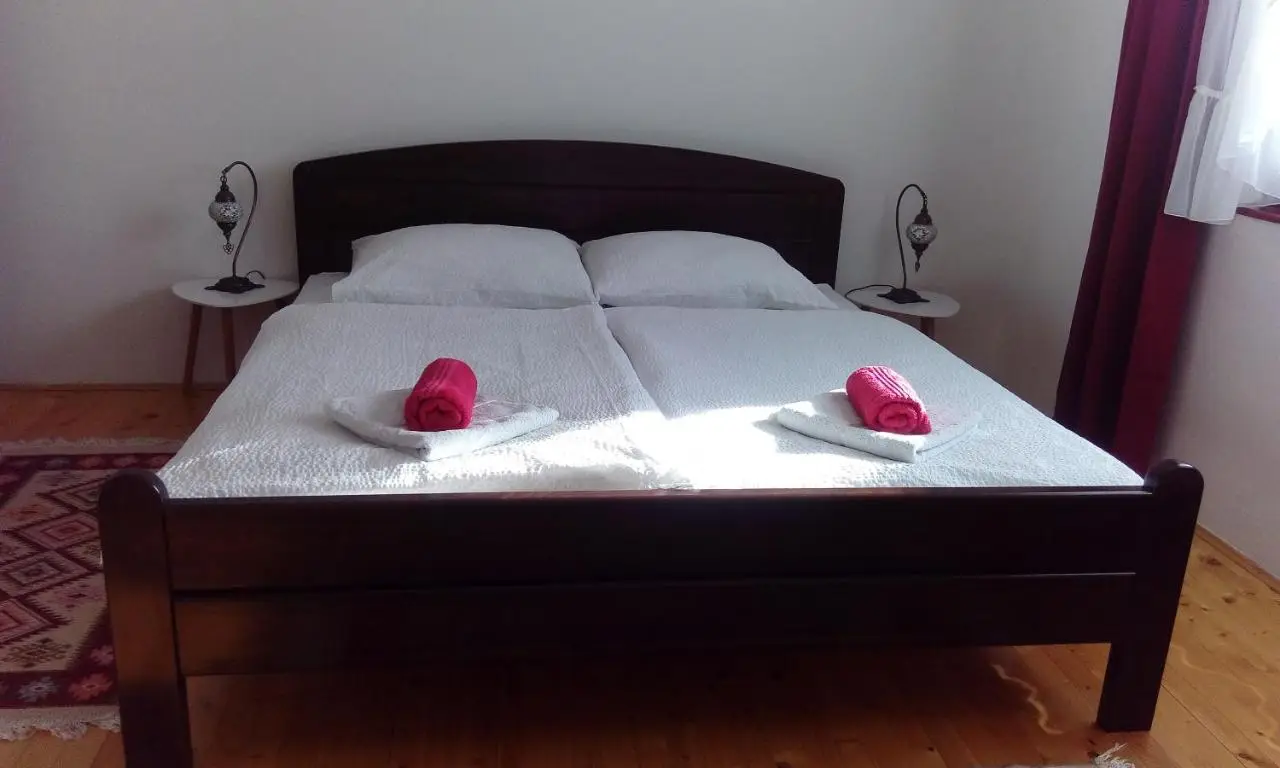 Honey Apartments