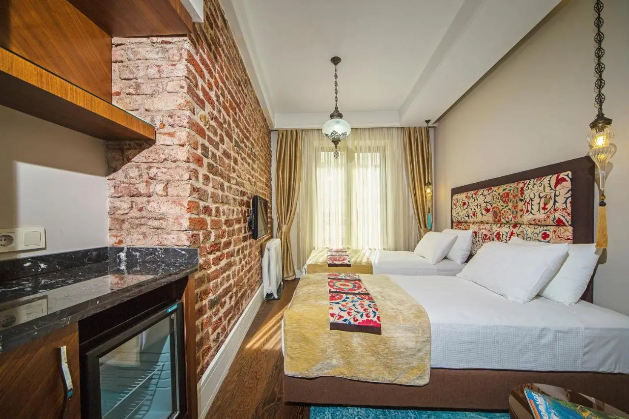 Azade Suites