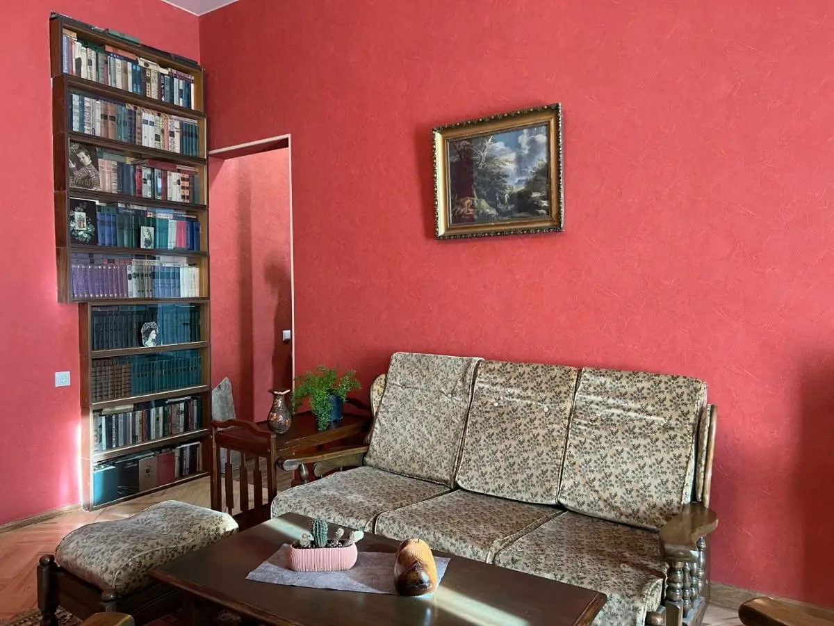 Lola Apartments TBS