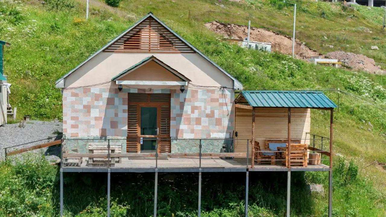 Gudauri private cottage