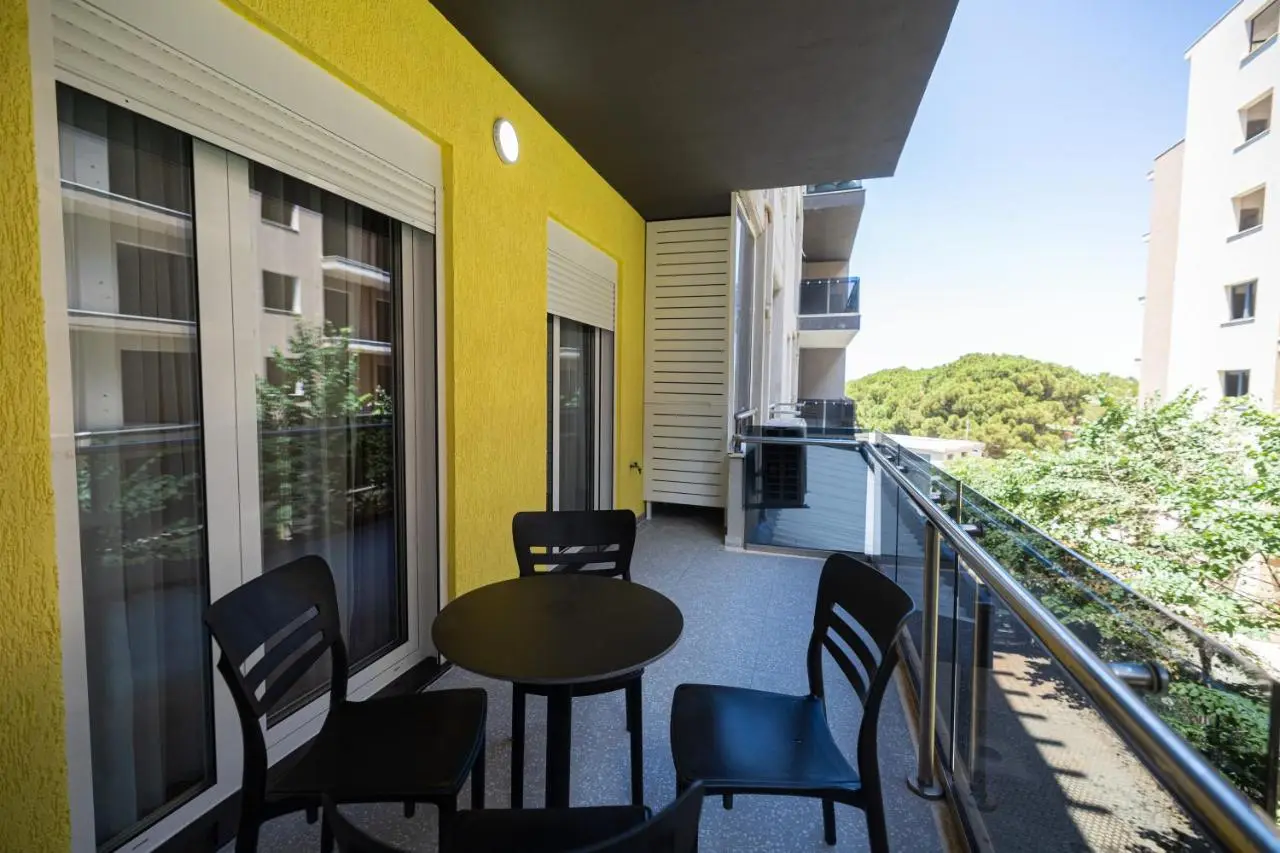 Miramare Apartments