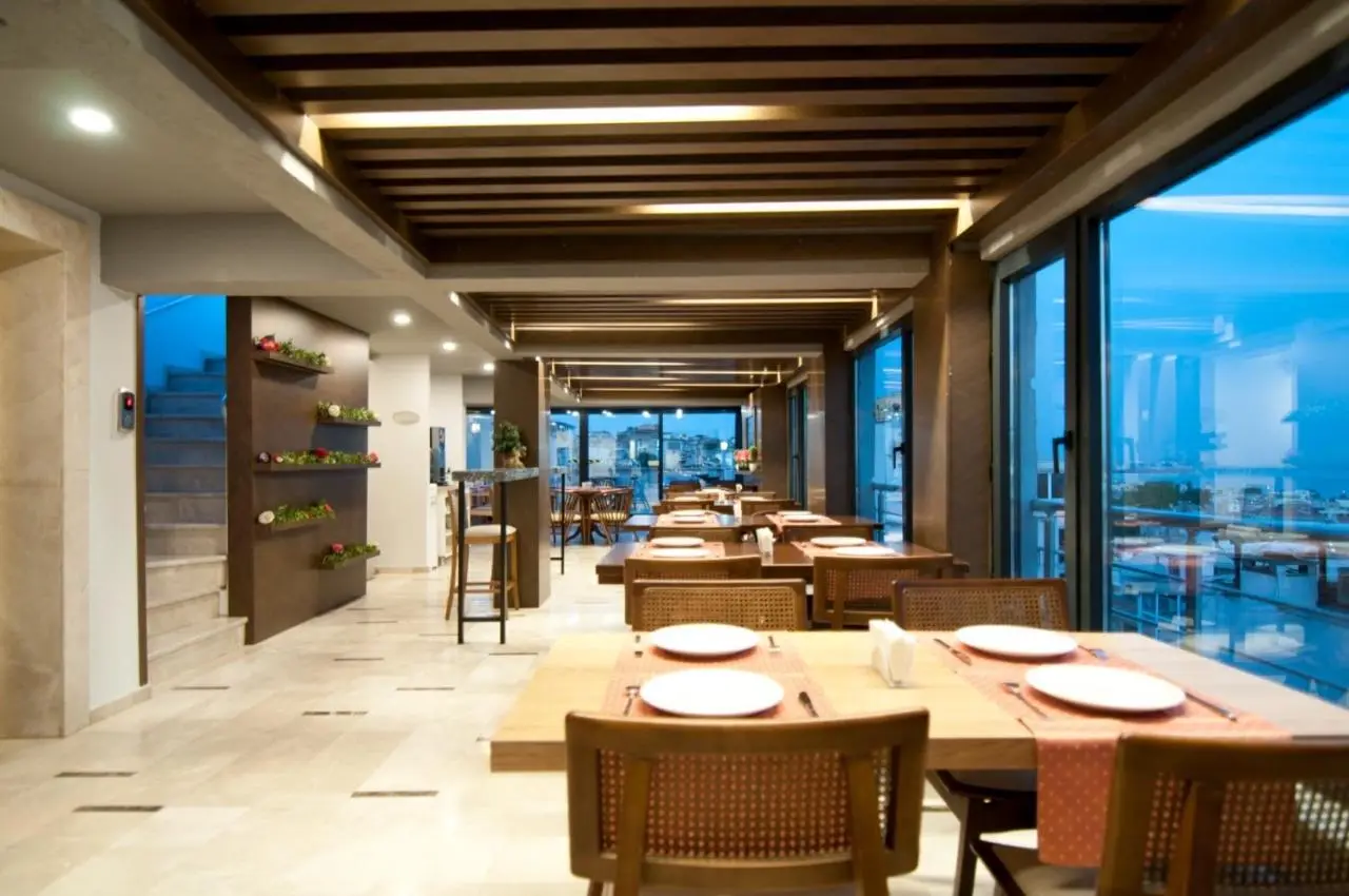 Royce Hotel
