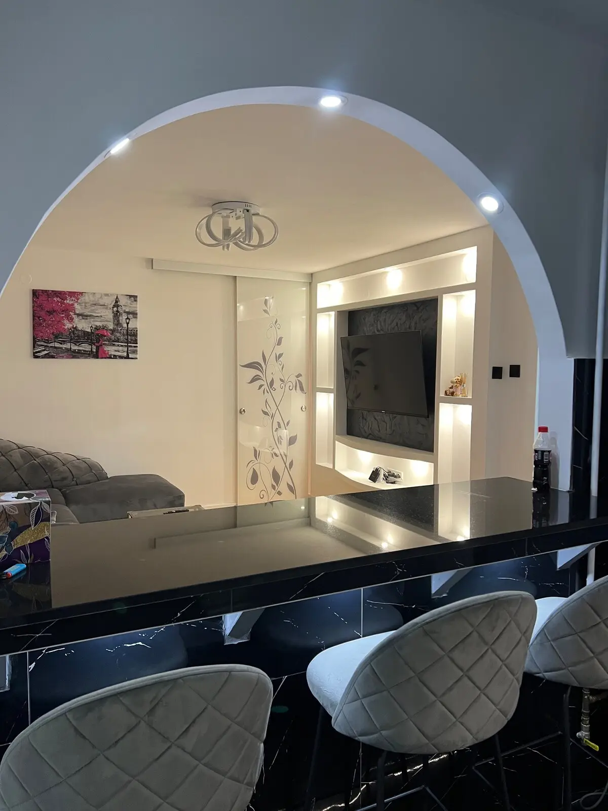 Luxury fresh renovated apartment